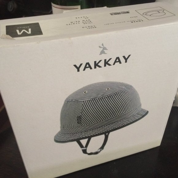 Yakkay Helmet Cover NIB - Picture 2 of 2